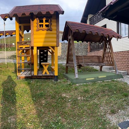 Bee House Поляниця Апартаменти Bukovel Kültér fotó
